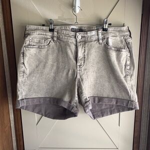 Torrid MidRise Vintage Stretch Shorts Size 16 NWT Smokestack